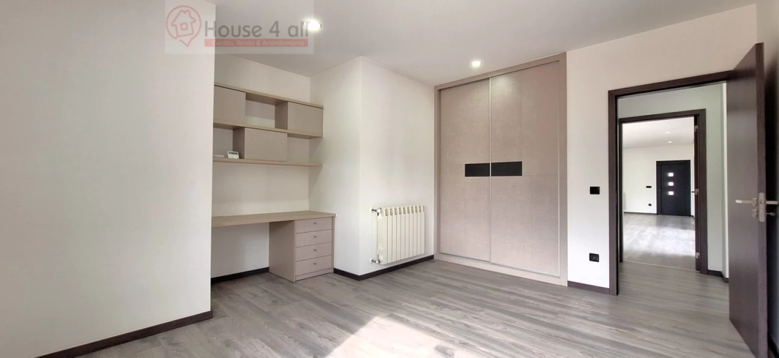 Moradia T3 para Venda em Bidoeira de Cima Foto 21