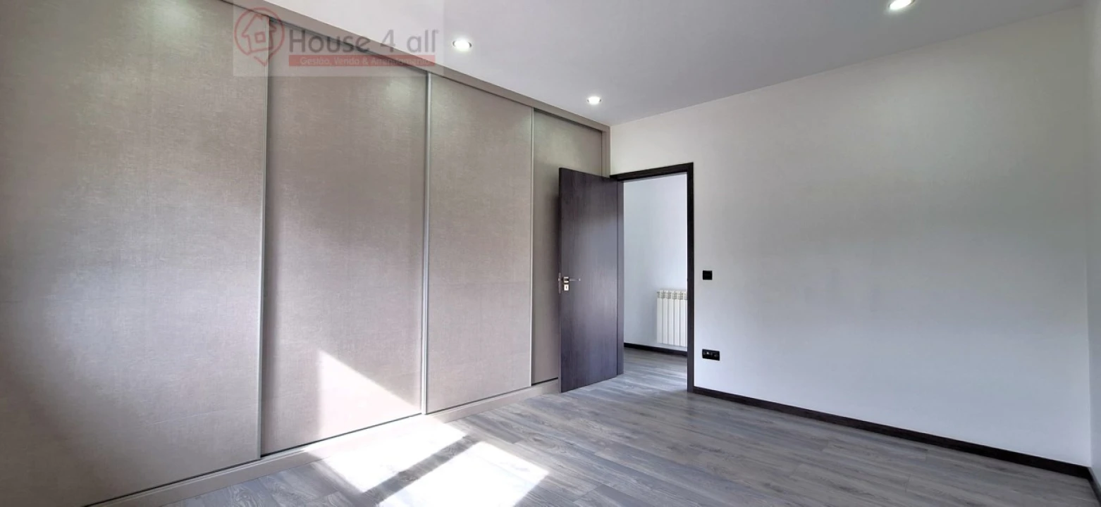 Moradia T3 para Venda em Bidoeira de Cima Foto 23