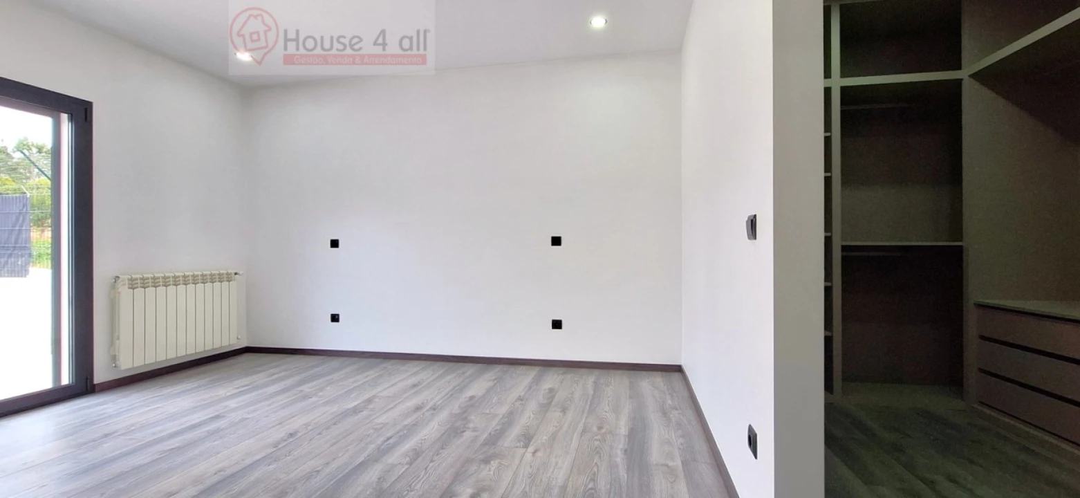 Moradia T3 para Venda em Bidoeira de Cima Foto 30