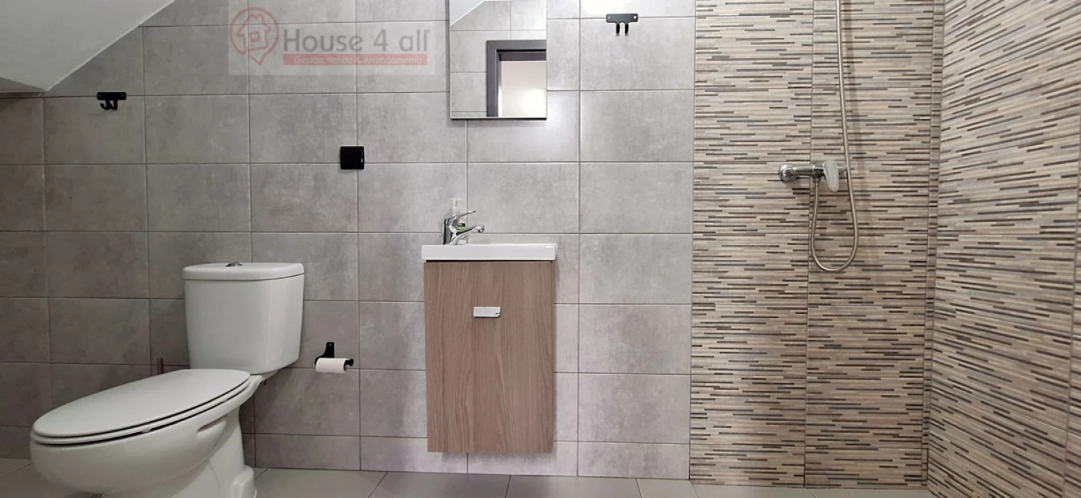 Moradia T3 para Venda em Bidoeira de Cima Foto 37