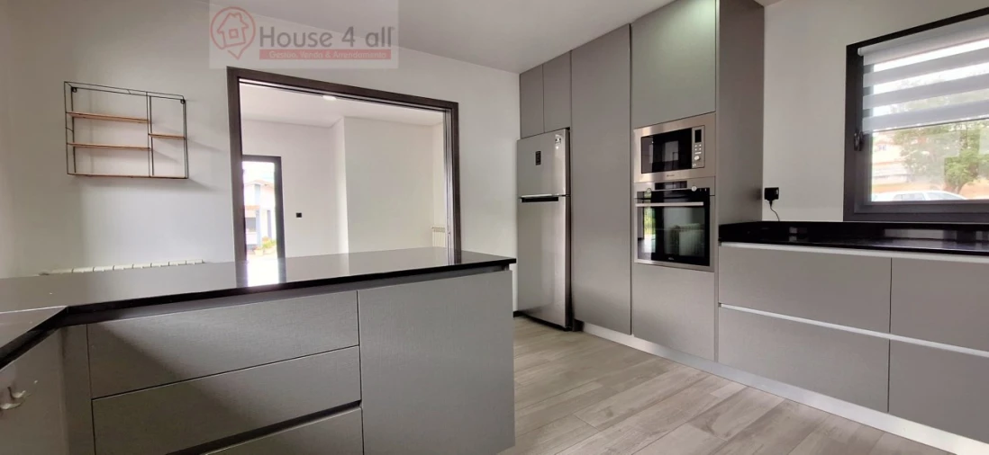 Moradia T3 para Venda em Bidoeira de Cima Foto 18