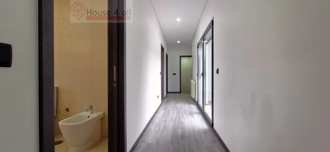 Moradia T3 para Venda em Bidoeira de Cima Foto 33