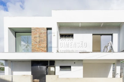 Moradia T3 para Venda em Corroios