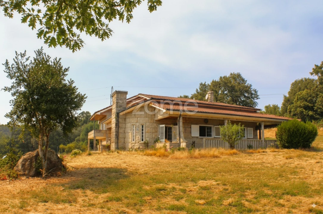 Moradia T4 para Venda em Cervos Foto 3