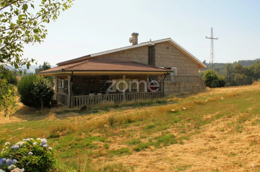 Moradia T4 para Venda em Cervos Foto 4