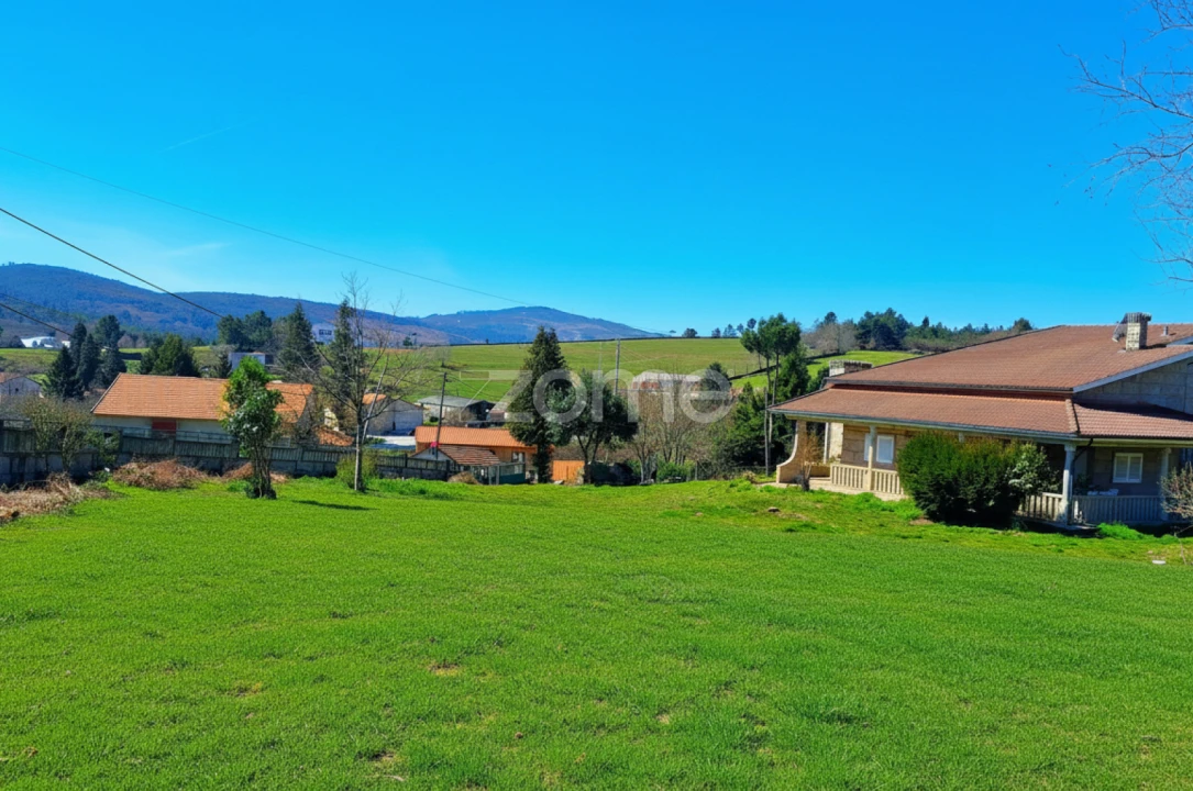 Moradia T4 para Venda em Cervos Foto 4