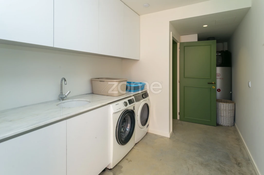 Moradia T4 para Venda em Ramalde Foto 48