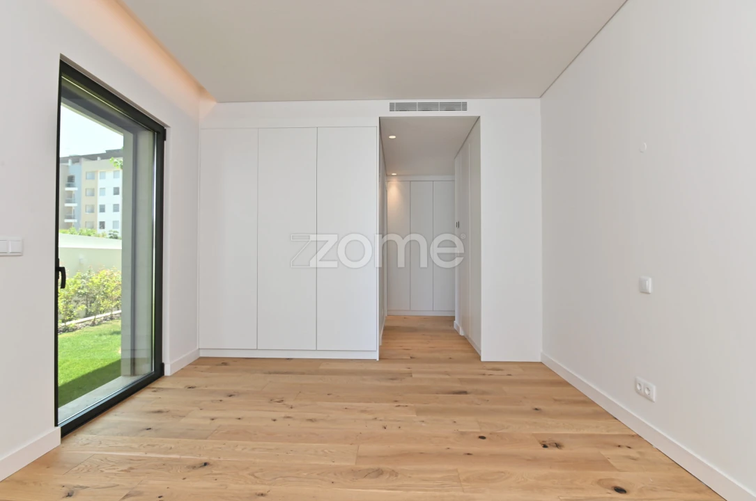 Apartamento T4 para Venda em Carcavelos e Parede Foto 25