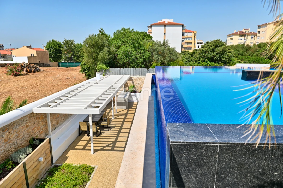 Apartamento T4 para Venda em Carcavelos e Parede Foto 4
