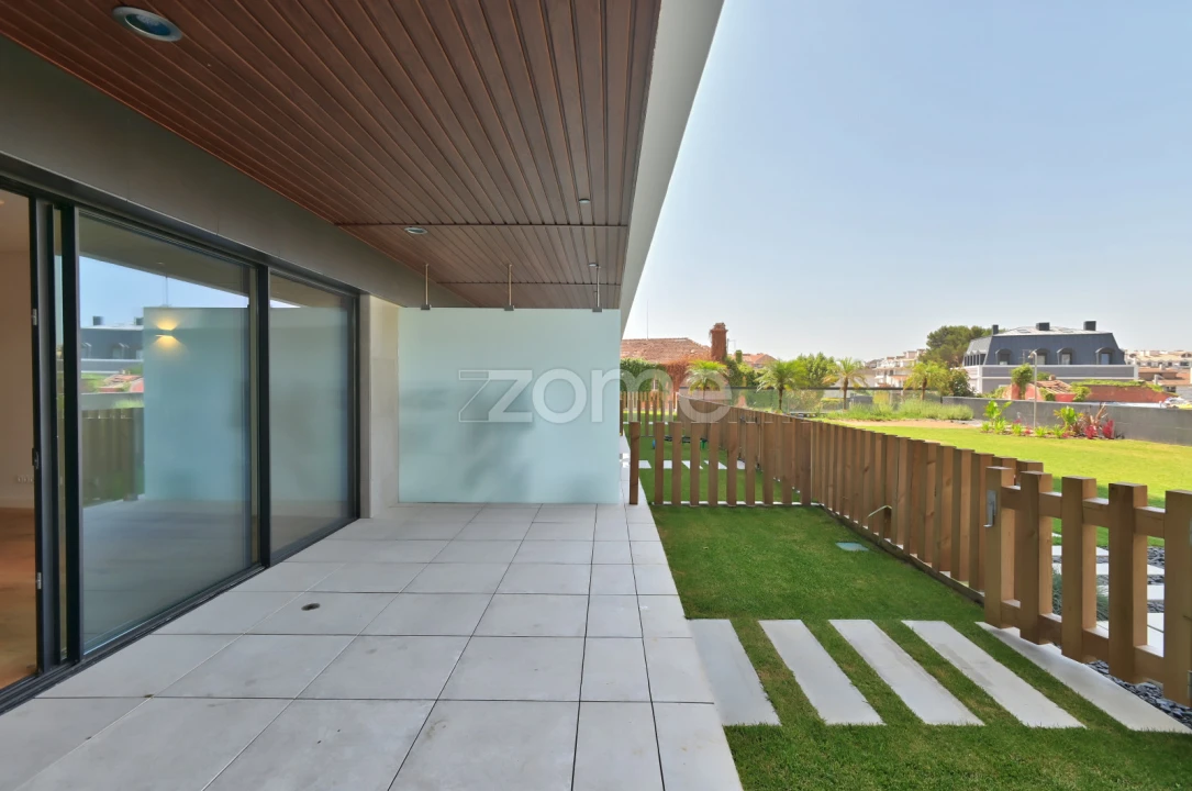 Apartamento T4 para Venda em Carcavelos e Parede Foto 3