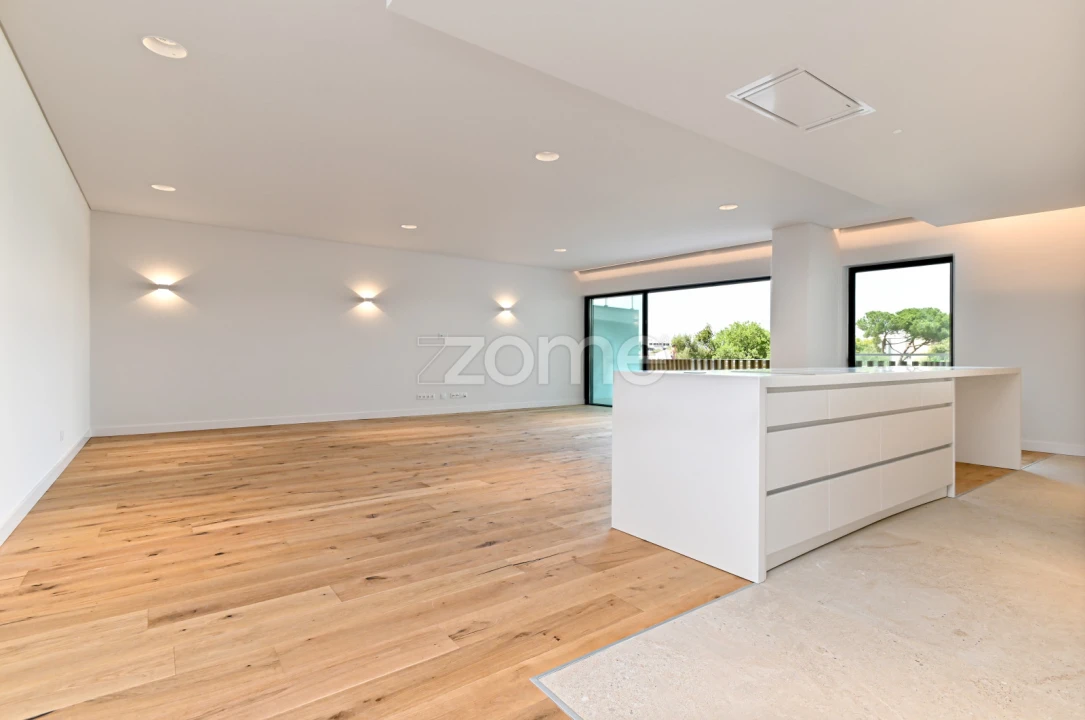 Apartamento T4 para Venda em Carcavelos e Parede Foto 8