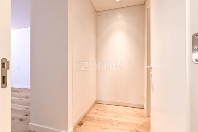 Apartamento T4 para Venda em Carcavelos e Parede