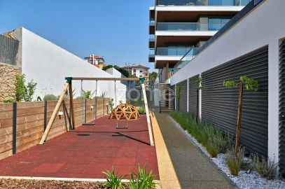 Apartamento T4 para Venda em Carcavelos e Parede