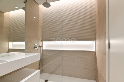 Apartamento T4 para Venda em Carcavelos e Parede