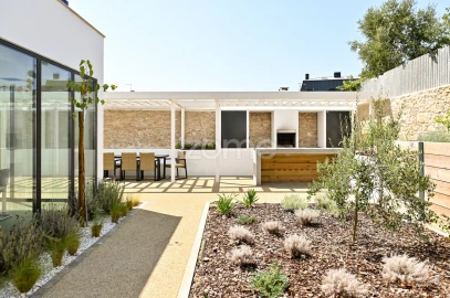 Apartamento T4 para Venda em Carcavelos e Parede