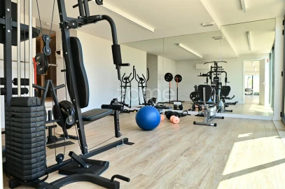 Apartamento T4 para Venda em Carcavelos e Parede