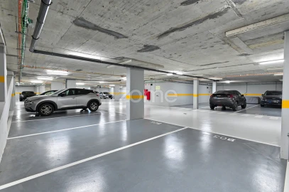 Apartamento T4 para Venda em Carcavelos e Parede