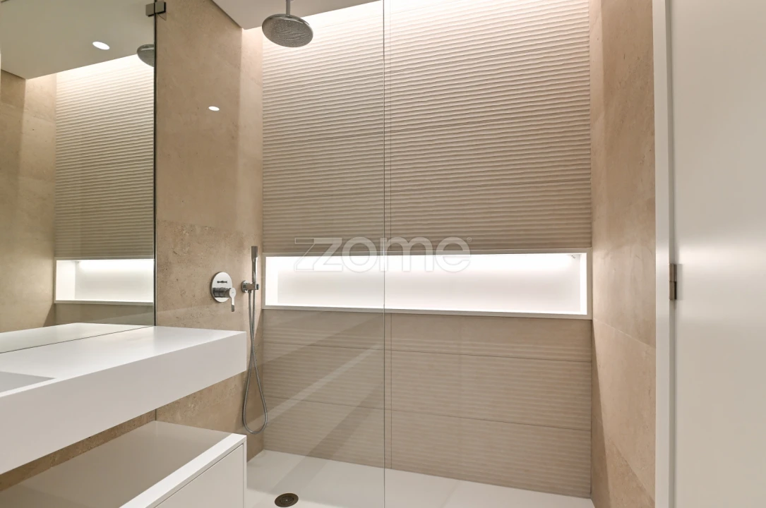 Apartamento T4 para Venda em Carcavelos e Parede Foto 14