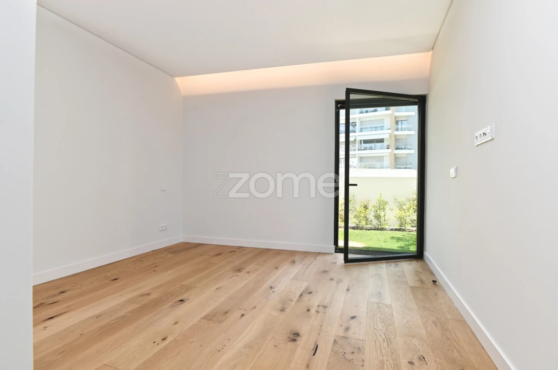 Apartamento T4 para Venda em Carcavelos e Parede Foto 16