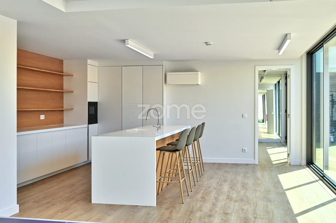 Apartamento T4 para Venda em Carcavelos e Parede Foto 35