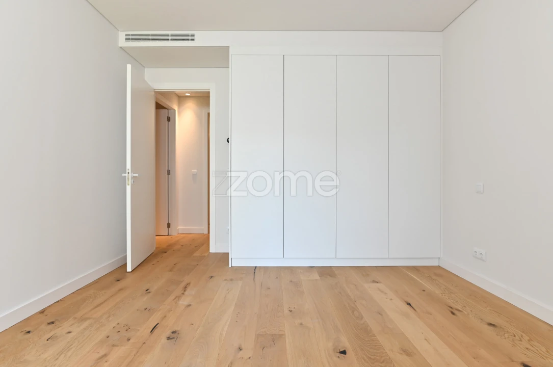 Apartamento T4 para Venda em Carcavelos e Parede Foto 18