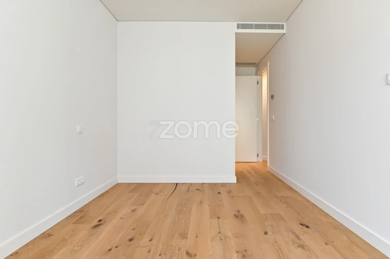 Apartamento T4 para Venda em Carcavelos e Parede Foto 28