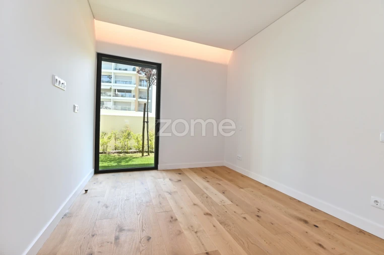 Apartamento T4 para Venda em Carcavelos e Parede Foto 29