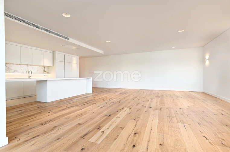 Apartamento T4 para Venda em Carcavelos e Parede Foto 9