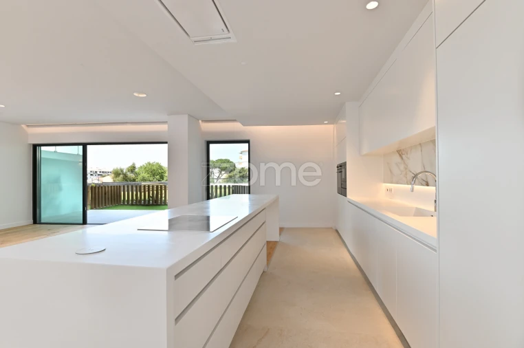 Apartamento T4 para Venda em Carcavelos e Parede Foto 11