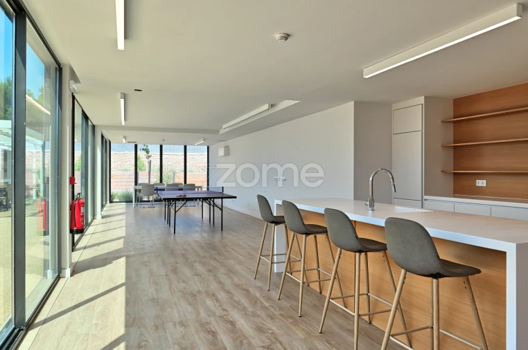 Apartamento T4 para Venda em Carcavelos e Parede Foto 36