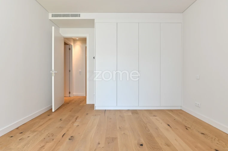 Apartamento T4 para Venda em Carcavelos e Parede Foto 18