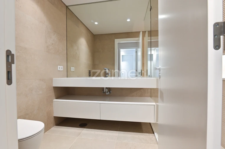 Apartamento T4 para Venda em Carcavelos e Parede Foto 20