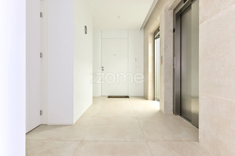 Apartamento T4 para Venda em Carcavelos e Parede Foto 40