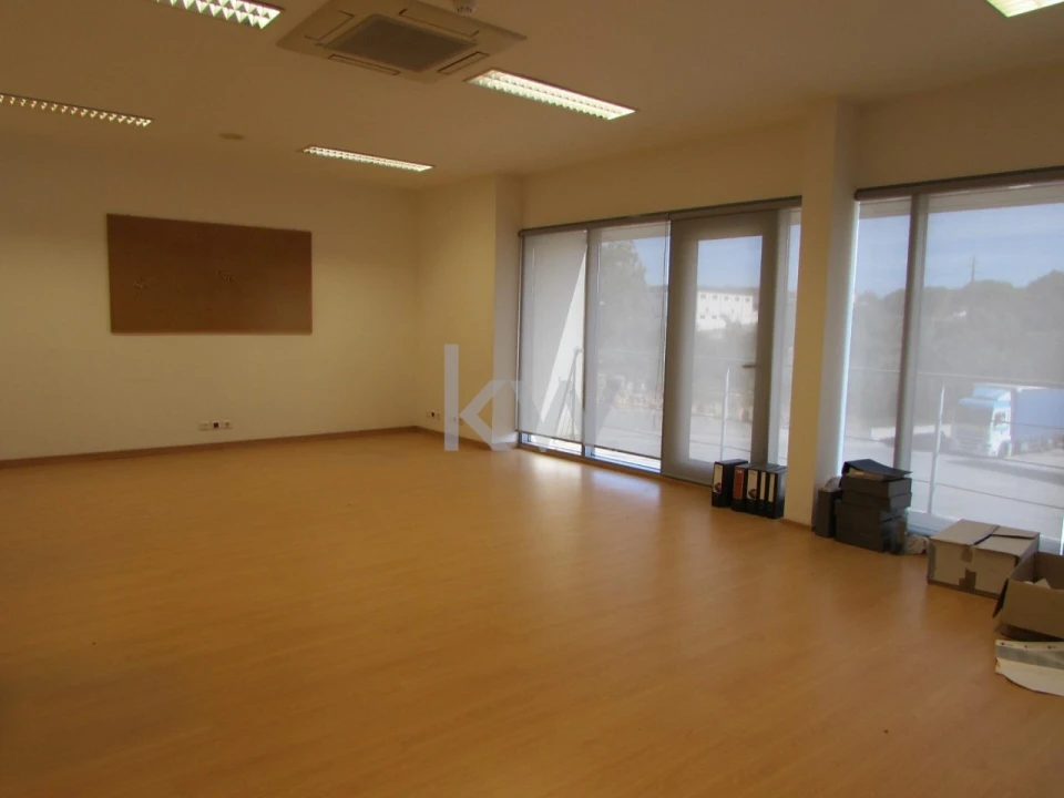 Armazém para Arrendamento em Santa Catarina da Serra e Chainça Foto 8