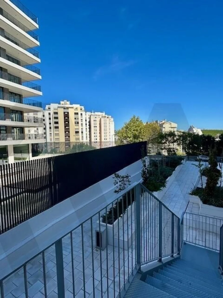 Loja para Arrendamento em Algés, Linda-A-Velha e Cruz Quebrada-Dafundo Foto 10