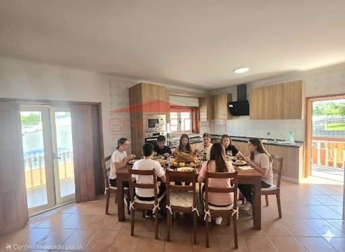 Moradia T5 para Venda em Nine Foto 3