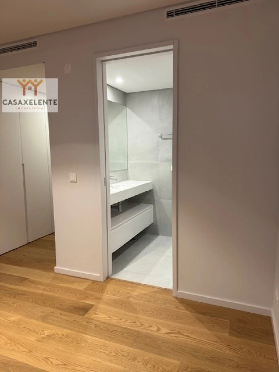 Apartamento T4 para Venda em Cascais e Estoril Foto 15