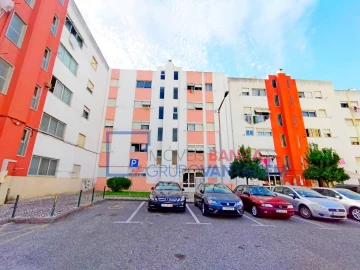Apartamento T3 para Venda em Carregado e Cadafais