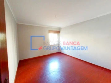 Apartamento T3 para Venda em Carregado e Cadafais