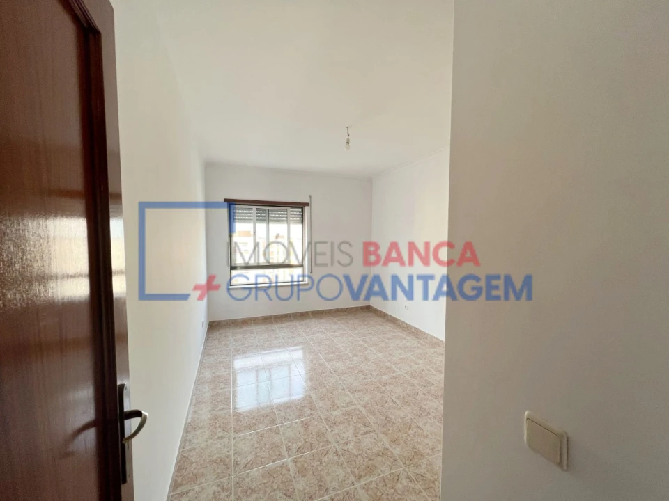 Apartamento T3 para Venda em Carregado e Cadafais Foto 19
