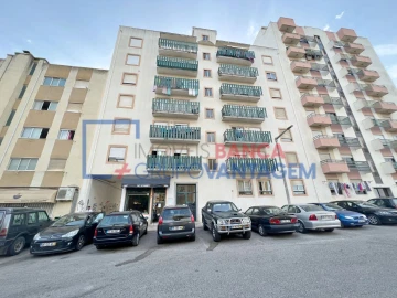 Apartamento T3 para Venda em Carregado e Cadafais