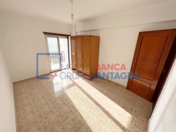 Apartamento T3 para Venda em Carregado e Cadafais