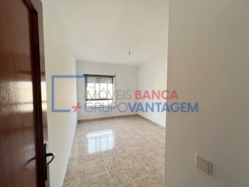 Apartamento T3 para Venda em Carregado e Cadafais