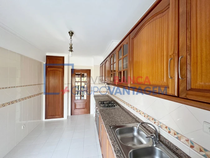 Apartamento T3 para Venda em Carregado e Cadafais Foto 6