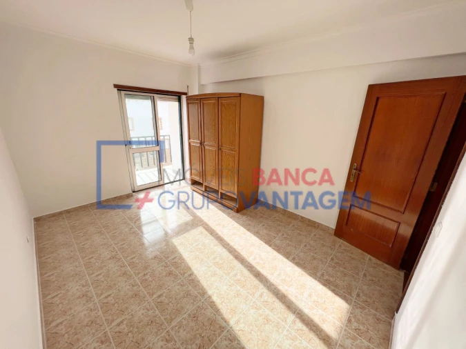 Apartamento T3 para Venda em Carregado e Cadafais Foto 12