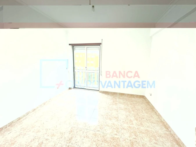Apartamento T3 para Venda em Carregado e Cadafais Foto 16