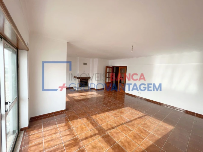 Apartamento T3 para Venda em Carregado e Cadafais Foto 22