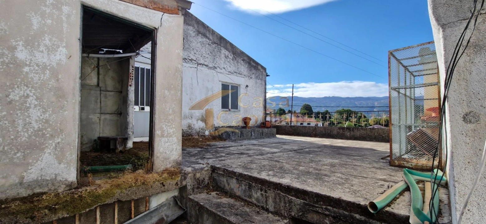 Loja para Venda em Parada de Cunhos Foto 2