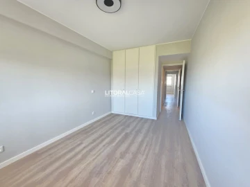 Apartamento T4 para Venda em Glória e Vera Cruz