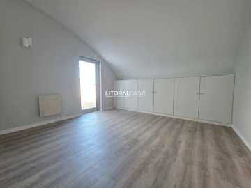 Apartamento T4 para Venda em Glória e Vera Cruz